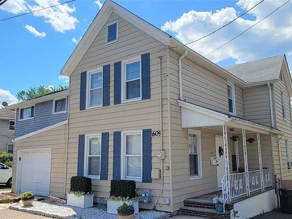 609 Chase Avenue, LYNDHURST, NJ 07071