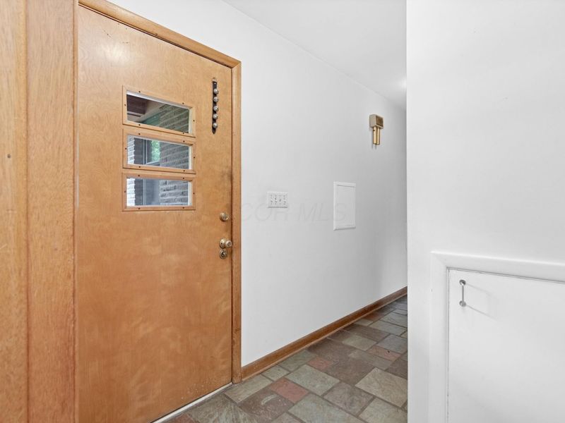345 Ridgedale Drive N, Worthington, OH 43085 Photo 2