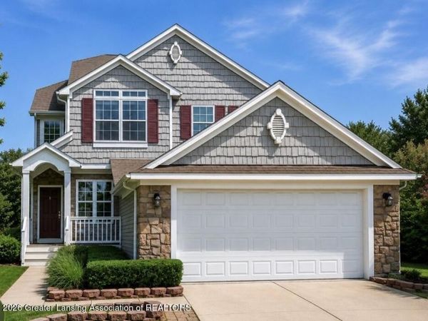6784 Cotswald Drive, Grand Ledge, MI 48837