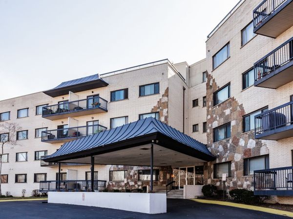 6700 S Brainard Avenue , Unit 411, Countryside, IL 60525