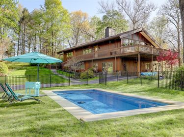 380 Long Ridge Road , Pound Ridge, NY 10576