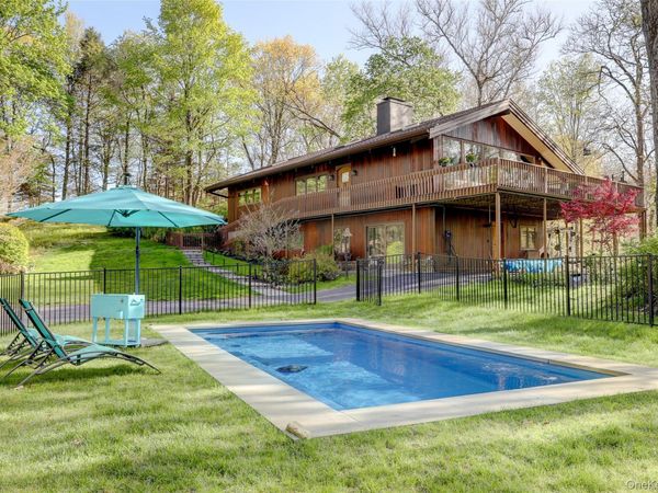 380 Long Ridge Road , Pound Ridge, NY 10576
