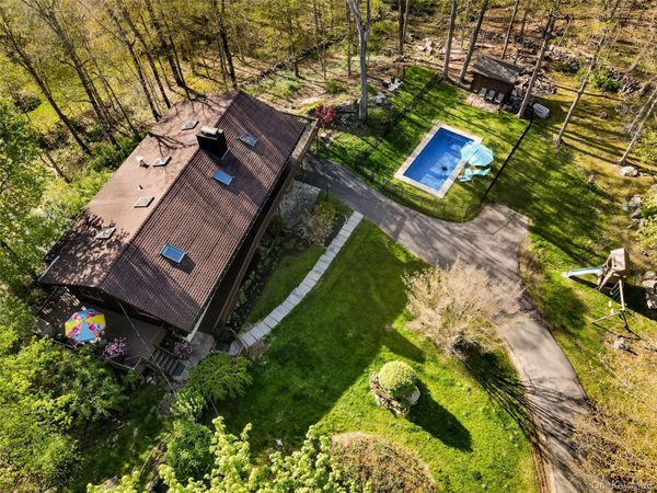 380 Long Ridge Road , Pound Ridge, NY 10576
