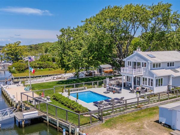 81 Beach Road, Aquebogue, NY 11901