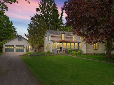 35 Burton Street , Cazenovia, NY 13035