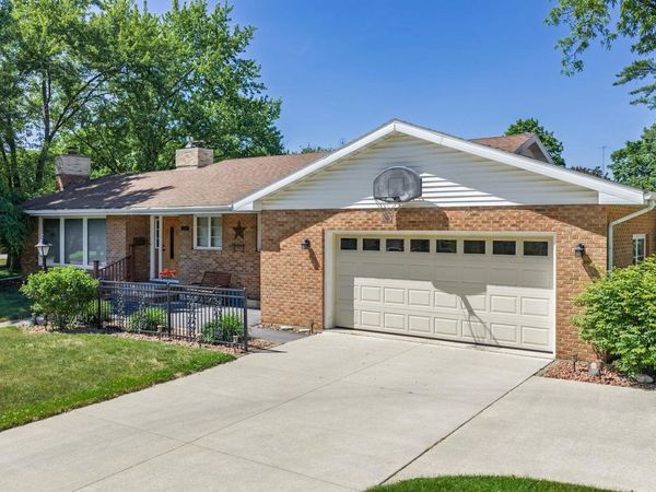 215 8th Street, Reedsburg, WI 53959