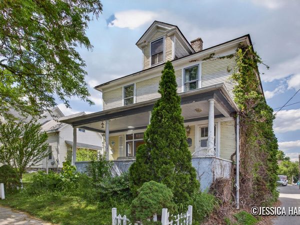 211 Trowbridge Street NE, Grand Rapids, MI 49503