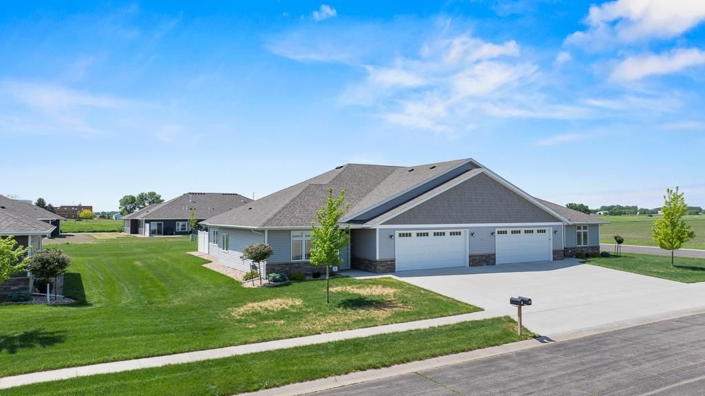 905 Andrew Street , Marshall, MN 56258