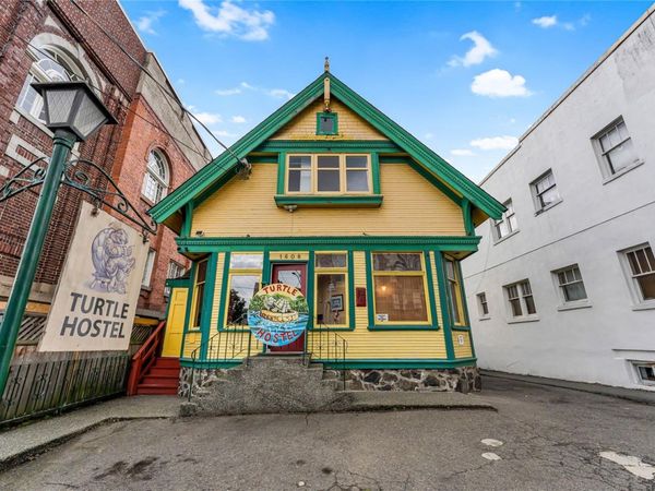1608 Quadra St, Victoria, BC V8W 2L4
