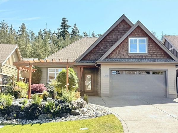 762 West Ridge Way, Qualicum Beach, BC V9K 0A9