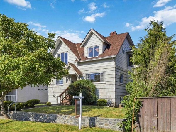 4139 Carey Rd , Saanich, BC V8Z 4G6