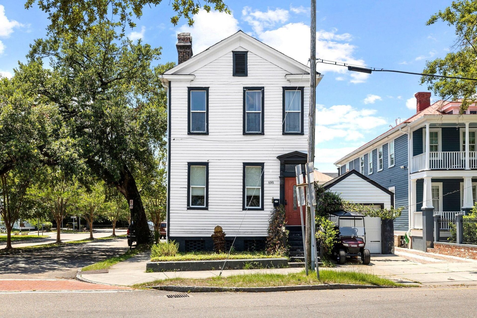 695 King Street Photo 13