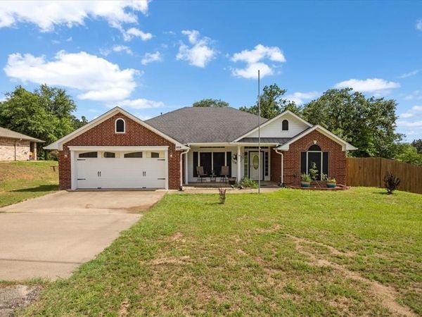 809 Jack Drive , Lindale, TX 75771