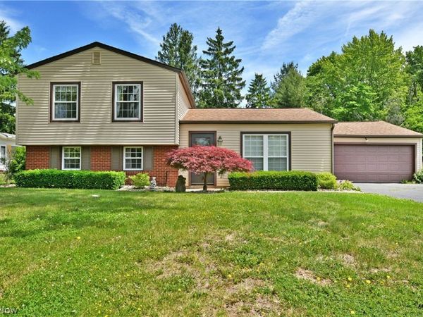 566 Greenleaf Avenue NE, Warren, OH 44484