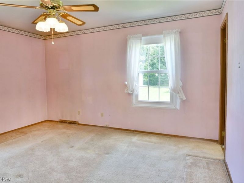 566 Greenleaf Avenue NE, Warren, OH 44484 Photo 13