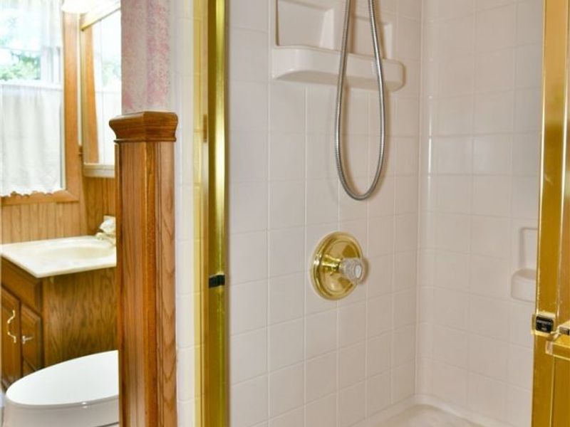 566 Greenleaf Avenue NE, Warren, OH 44484 Photo 9