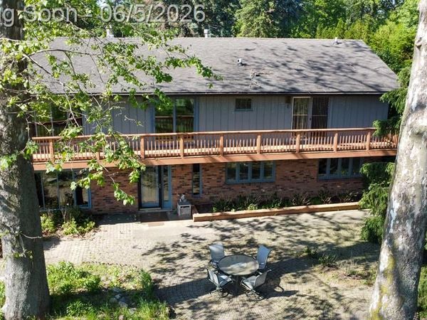 6084 Upper Straits Boulevard, West Bloomfield Twp, MI 48324