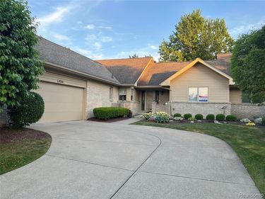4514 Ravenwood Drive, Grand Blanc Twp, MI 48439