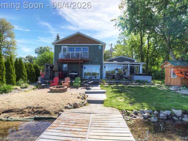 1000 Round Lake Road, White Lake Twp, MI 48386