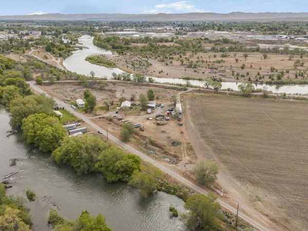451 W Hwy 39, Blackfoot, ID 83221