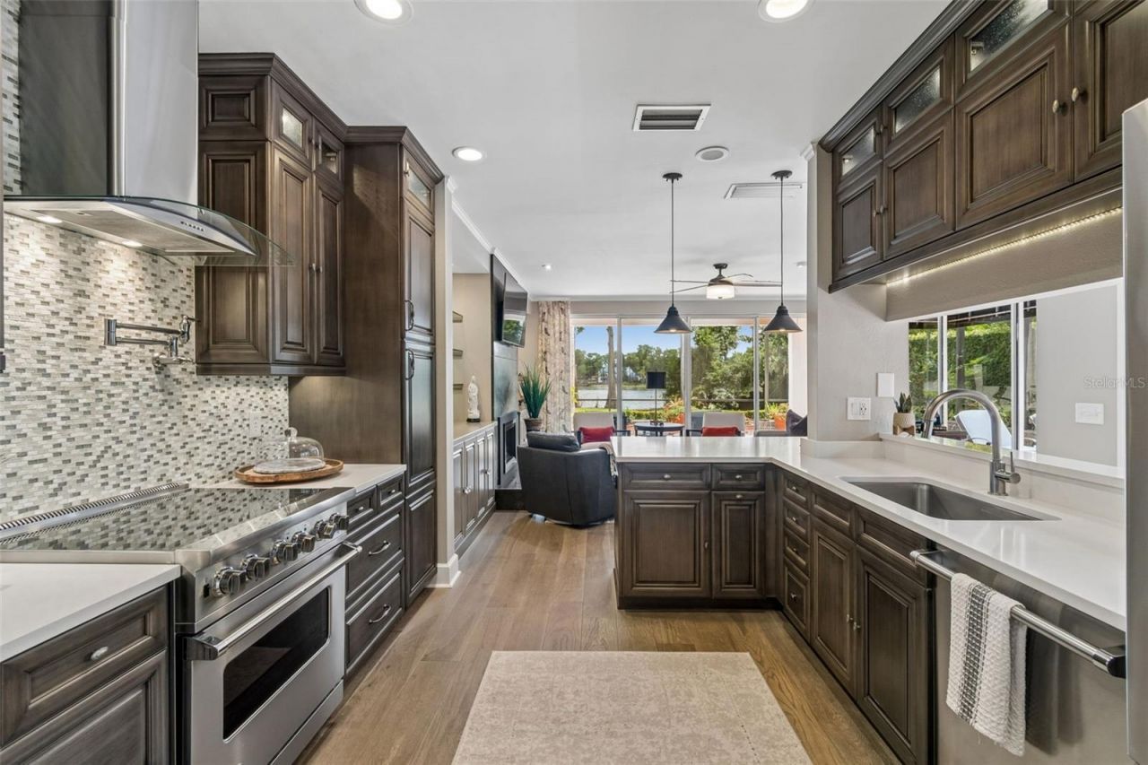 3133 Lake Ellen Drive, Tampa, FL 33618 Photo