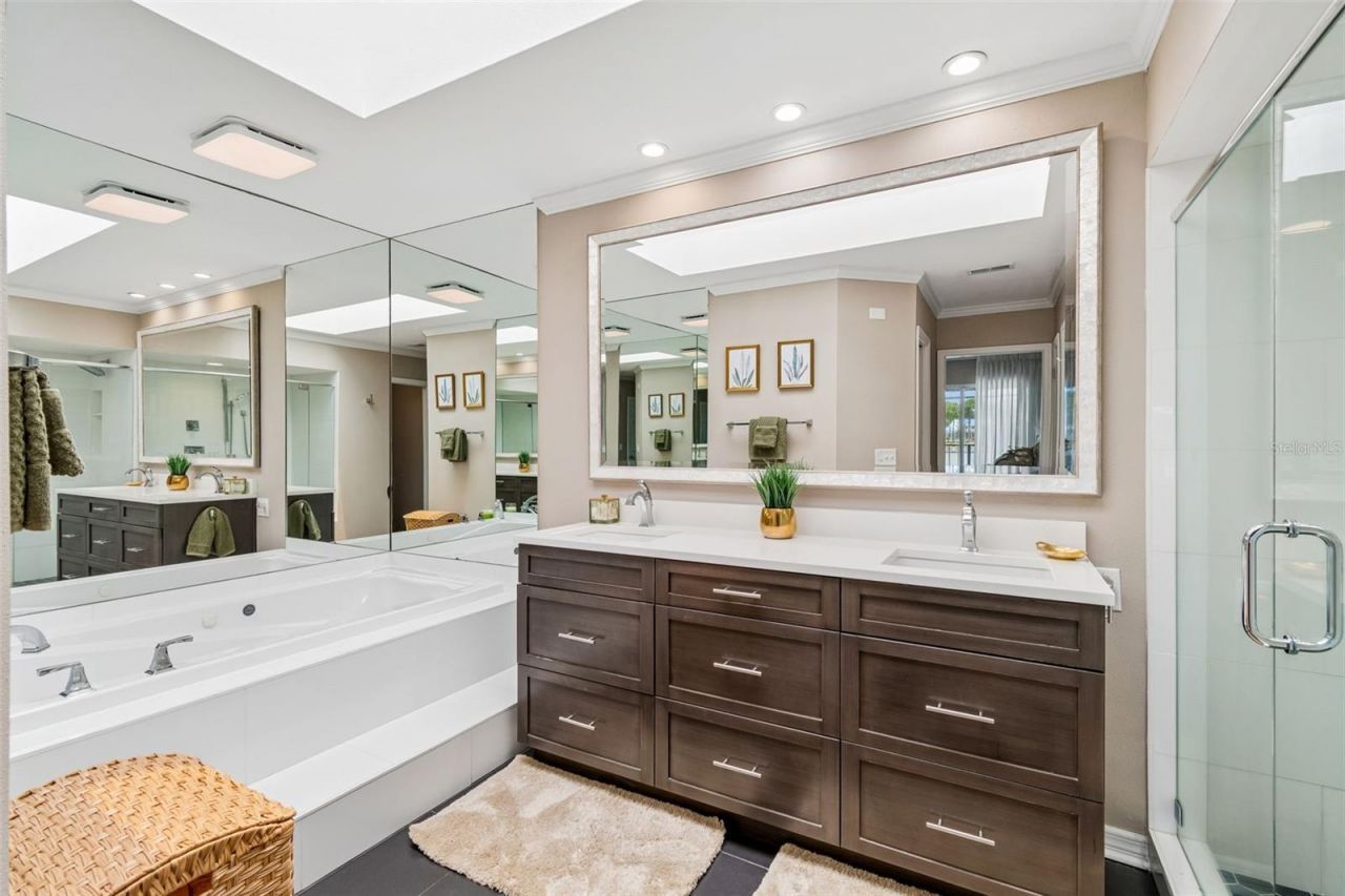 3133 Lake Ellen Drive, Tampa, FL 33618 Photo