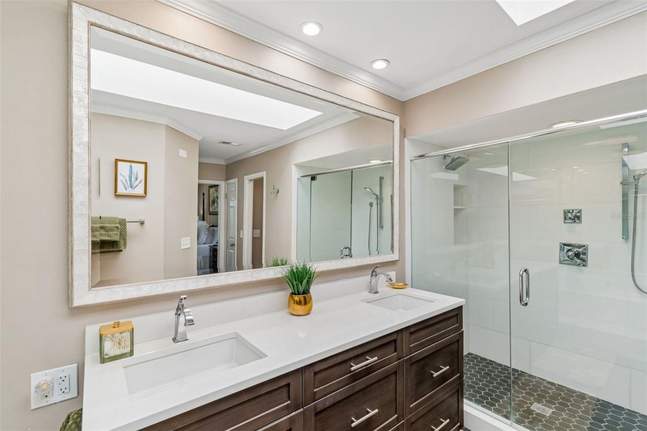 3133 Lake Ellen Drive, Tampa, FL 33618 Photo