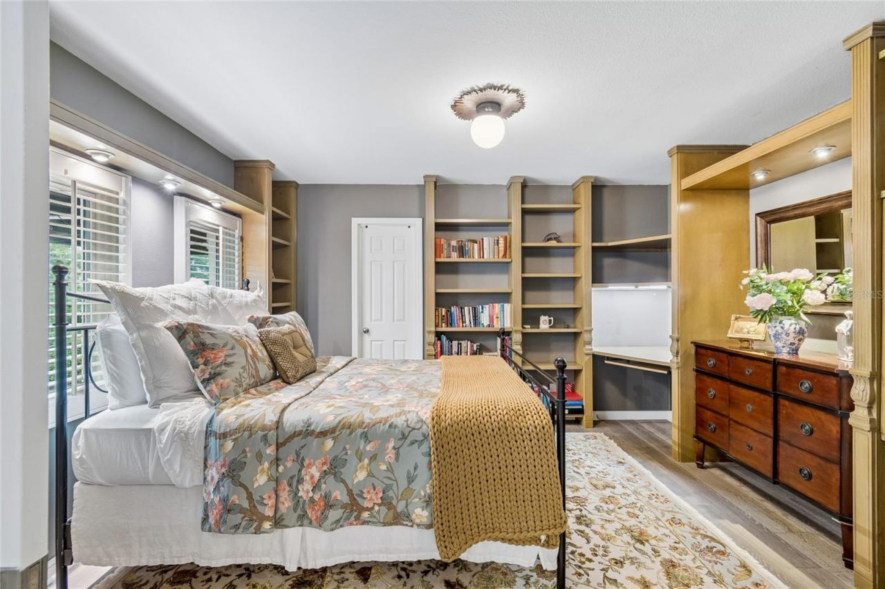 3133 Lake Ellen Drive, Tampa, FL 33618 Photo