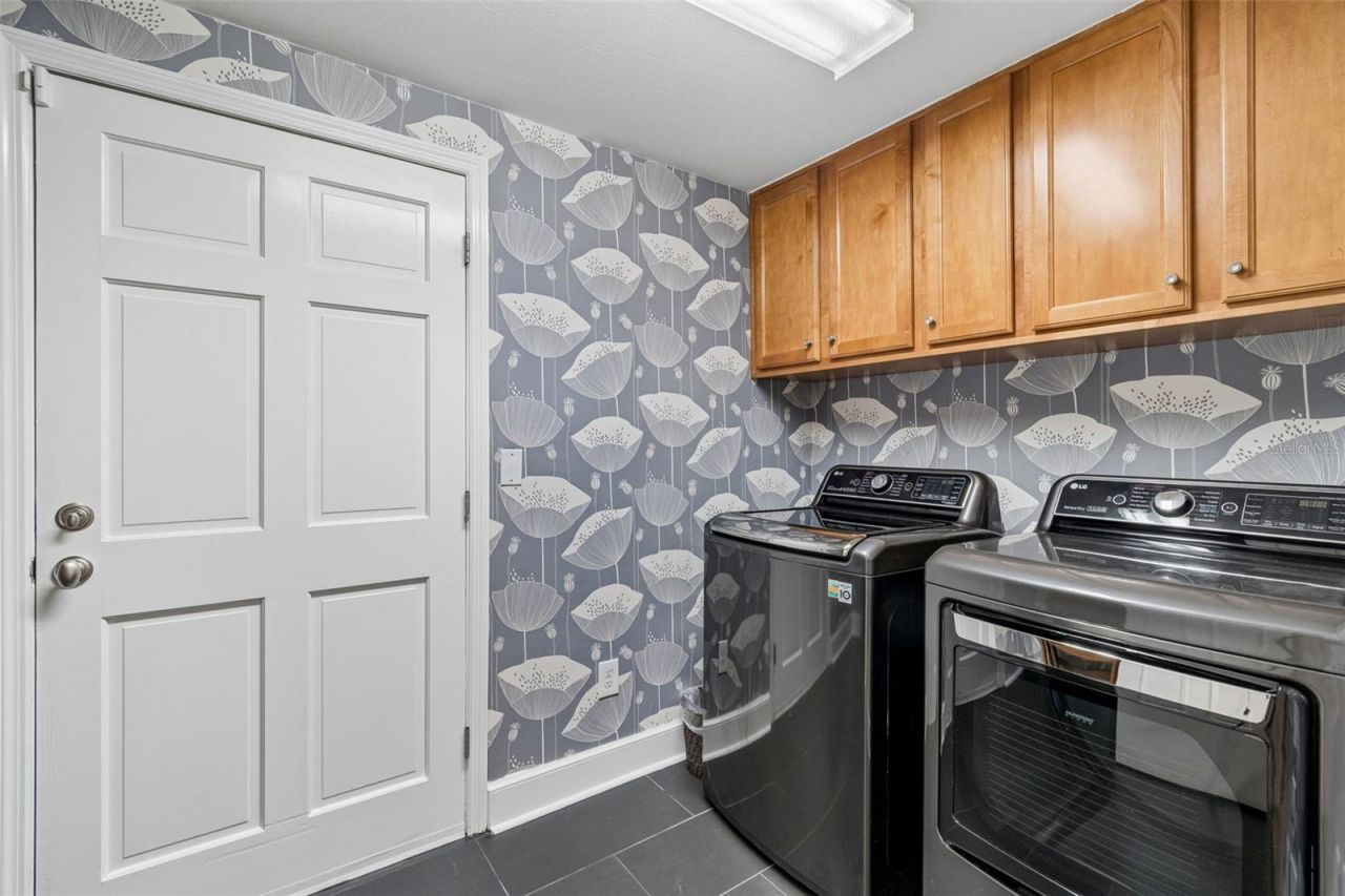 3133 Lake Ellen Drive, Tampa, FL 33618 Photo