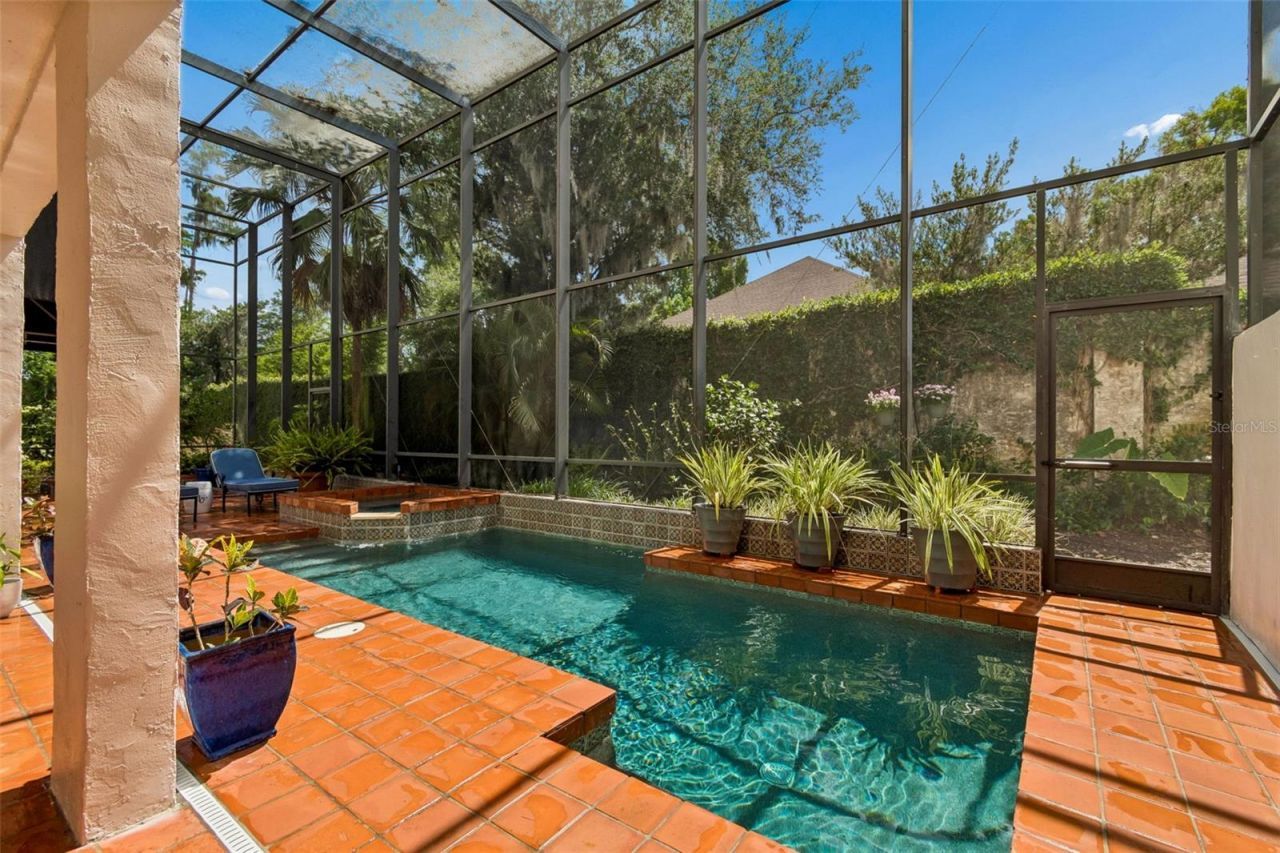 3133 Lake Ellen Drive, Tampa, FL 33618 Photo