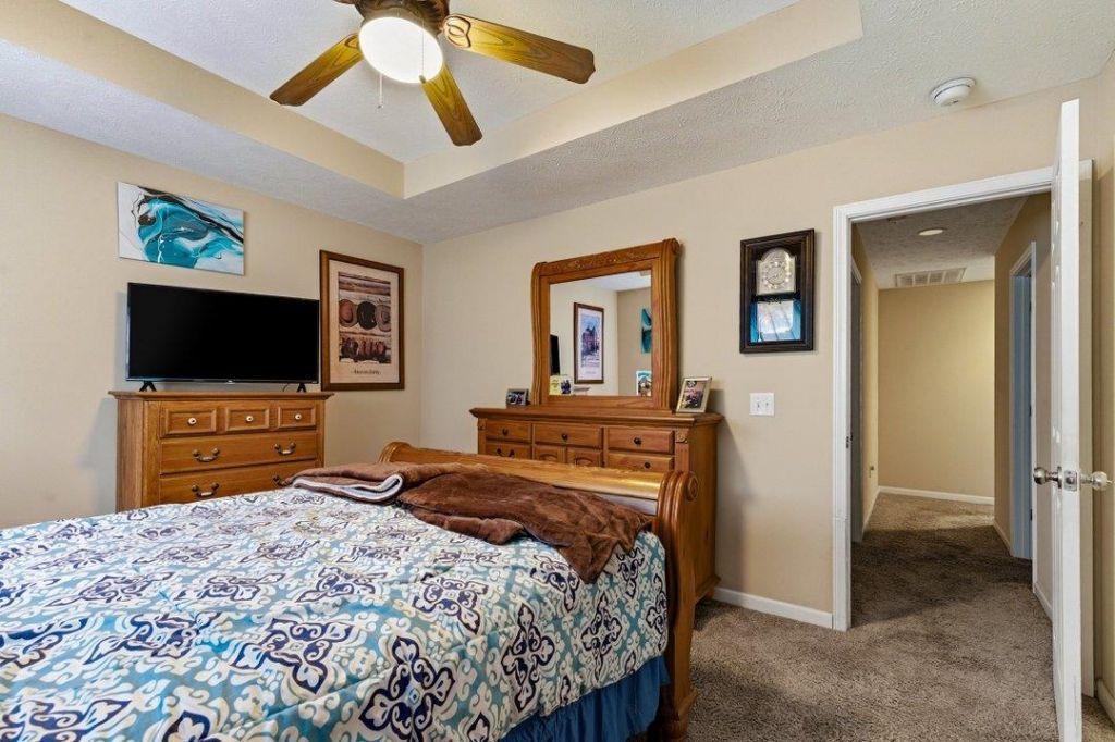2902 Silver Leaf Circle  Photo 10