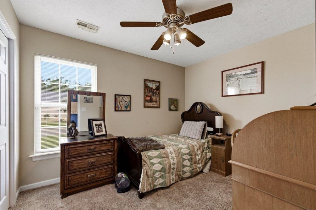 2902 Silver Leaf Circle  Photo 14