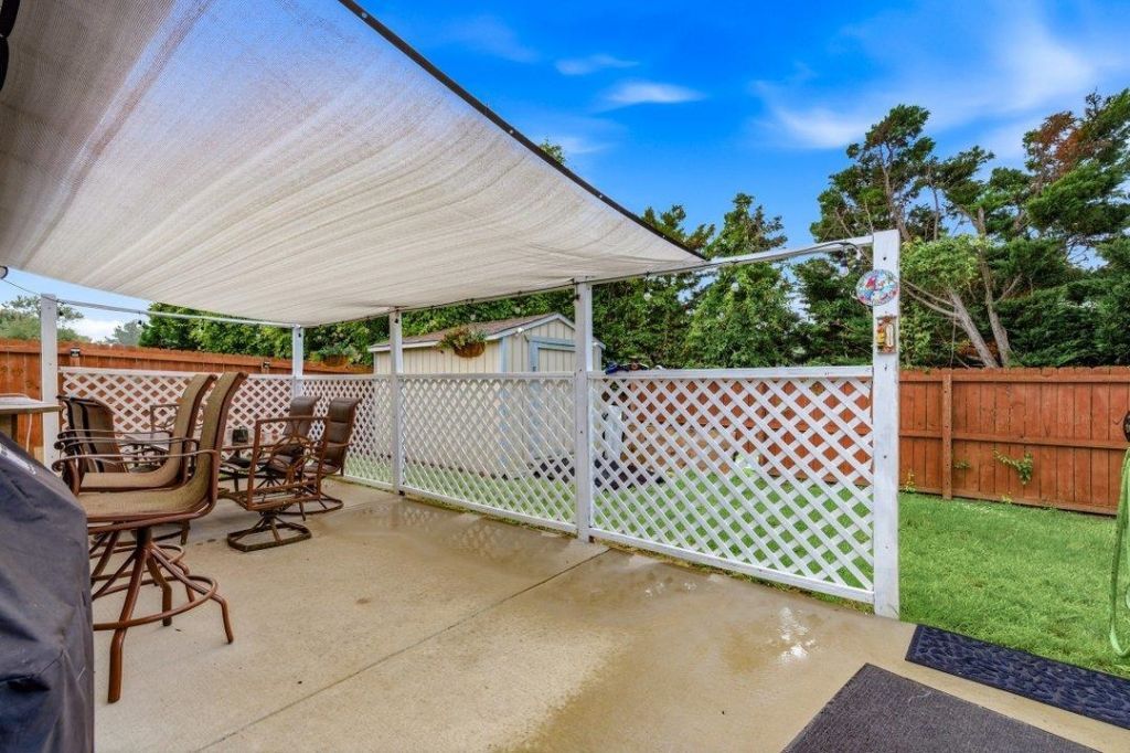 2902 Silver Leaf Circle  Photo 16