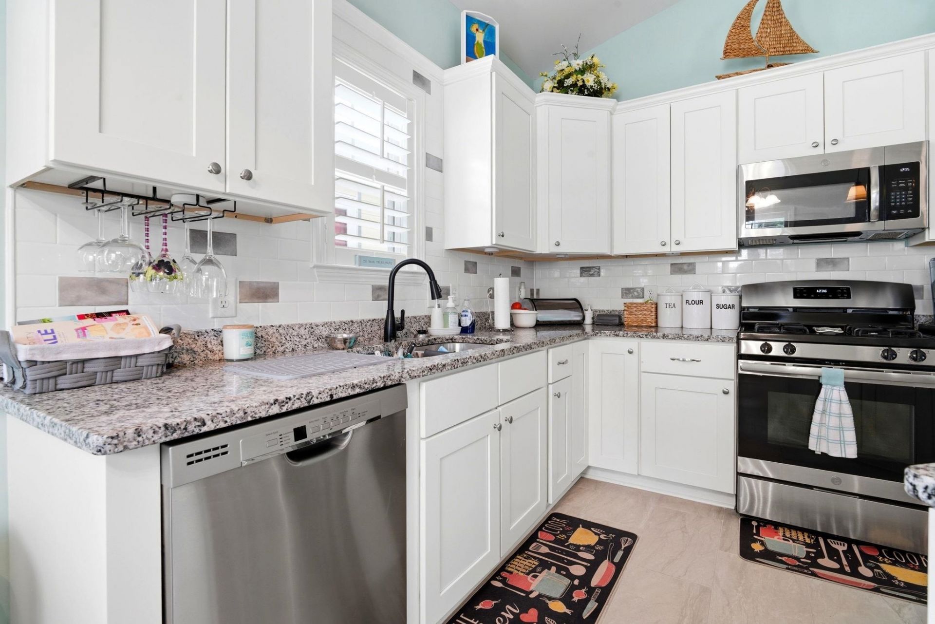 4350 Grande Harbour Blvd.  Photo 10
