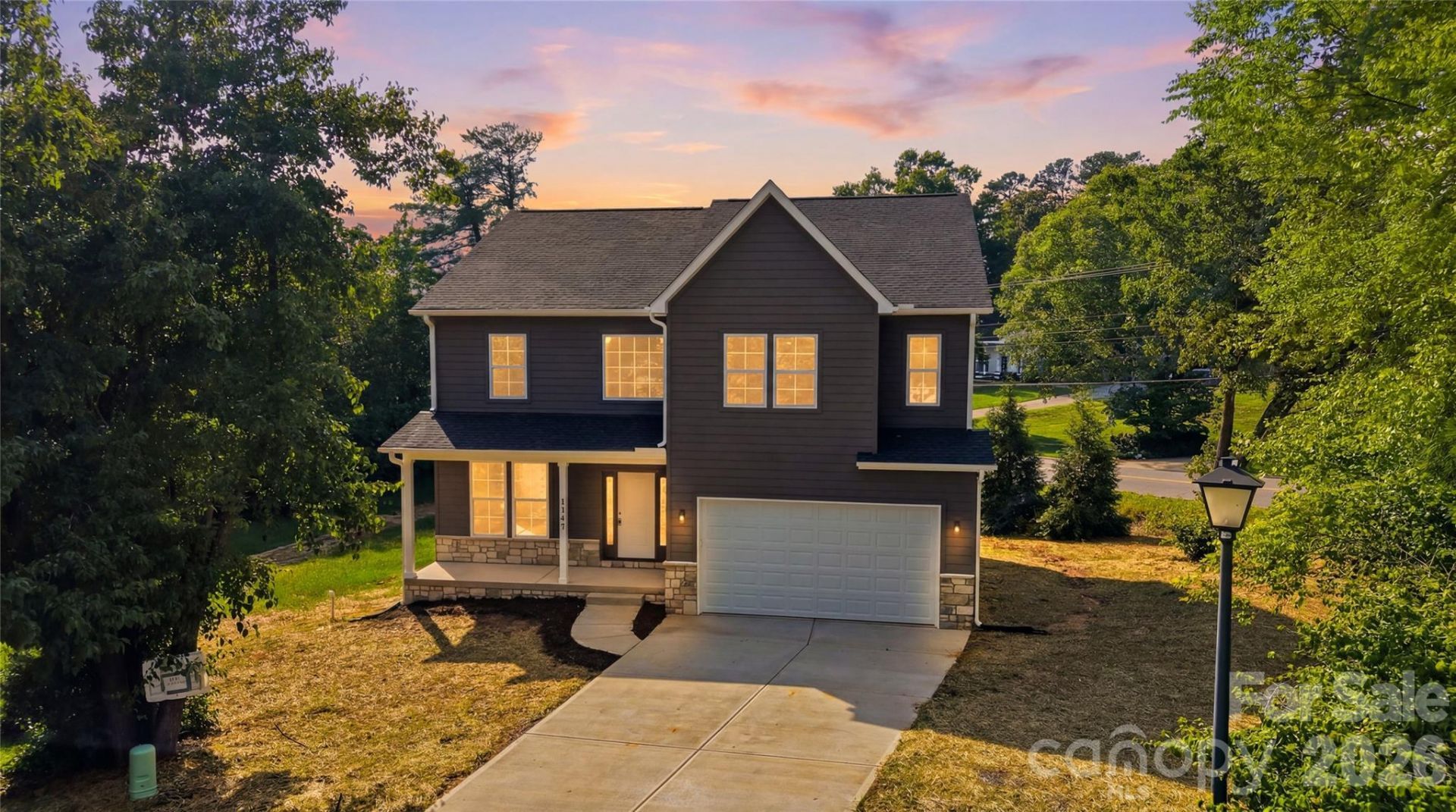 1147 10th Street Lane Nw, Hickory, NC 28601 Main Photo