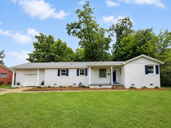 1224 Lee St., Tupelo, MS 38804