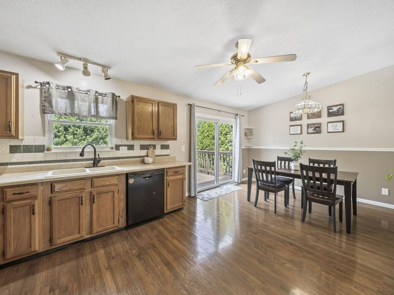 3608 Cypress Creek Drive, Columbus, OH 43228 Photo 18