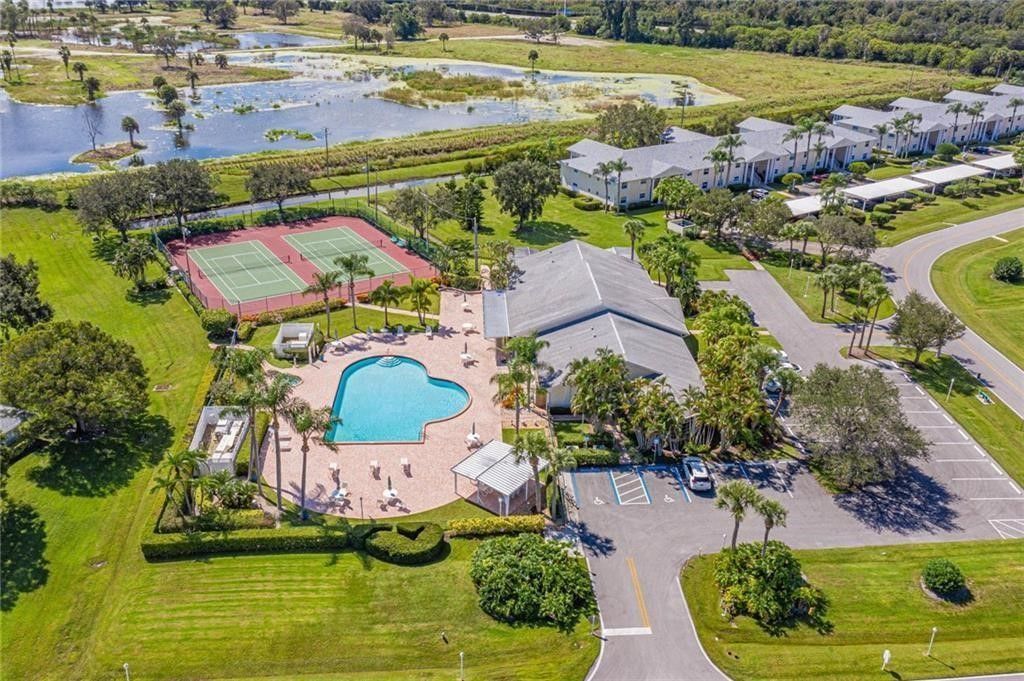 464 Grove Isle Circle, Unit 464, Vero Beach, FL 32962 Photo
