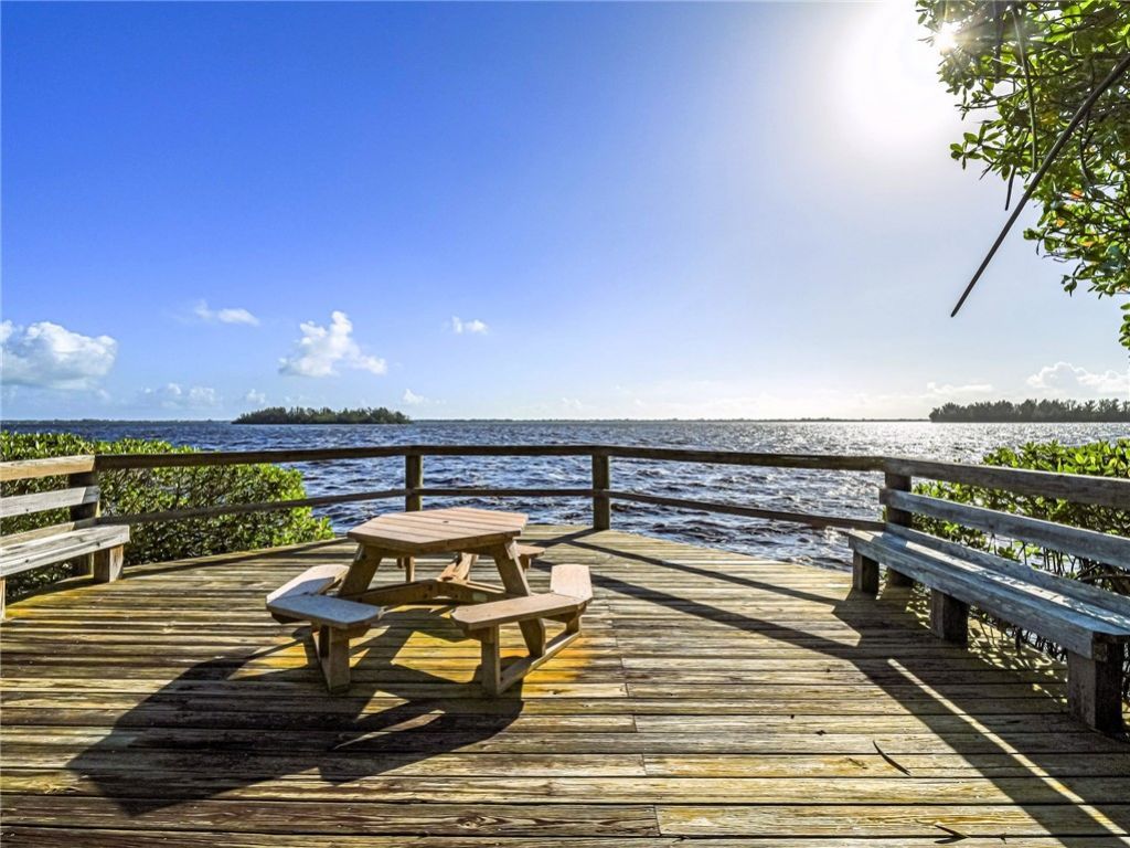 464 Grove Isle Circle, Unit 464, Vero Beach, FL 32962 Photo