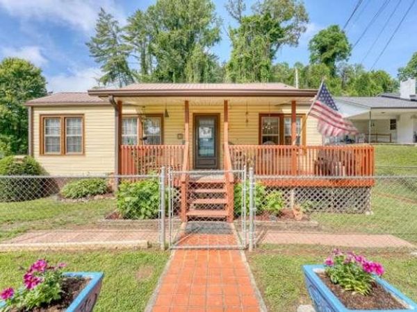 819 Valley River Avenue, Murphy, NC 28906