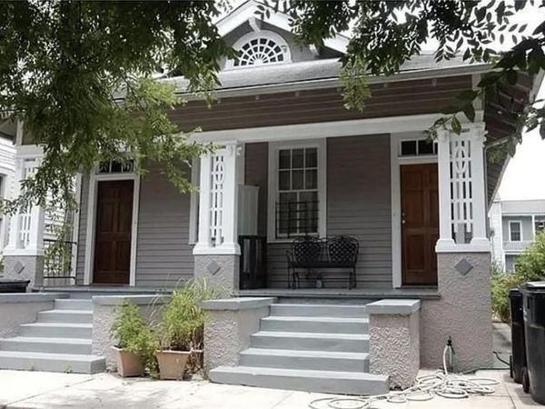 1235 JOSEPHINE Street, New Orleans, LA 70130