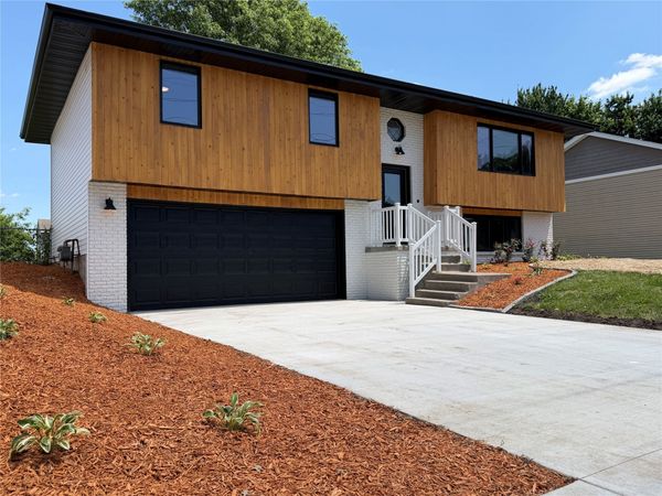818 E 19th Street N, Newton, IA 50208