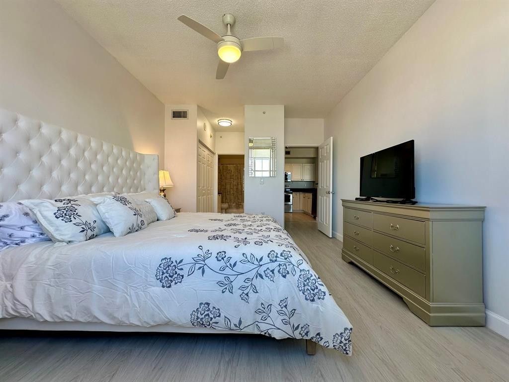 651 Okeechobee Boulevard, Unit 1204, West Palm Beach, FL 33401 Photo