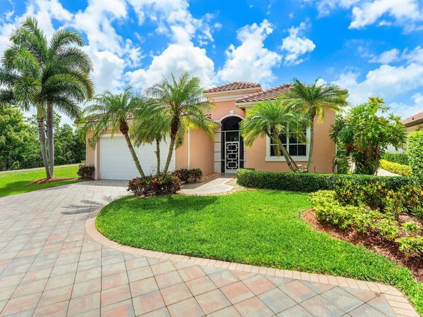 8192 Spyglass Drive, West Palm Beach, FL 33412