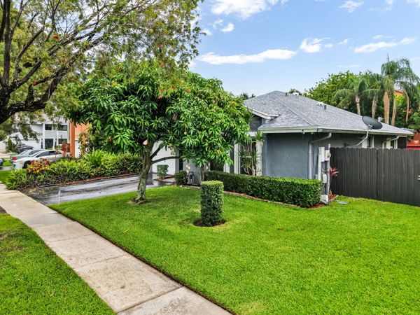 9720 SW 12th Street, Pembroke Pines, FL 33025