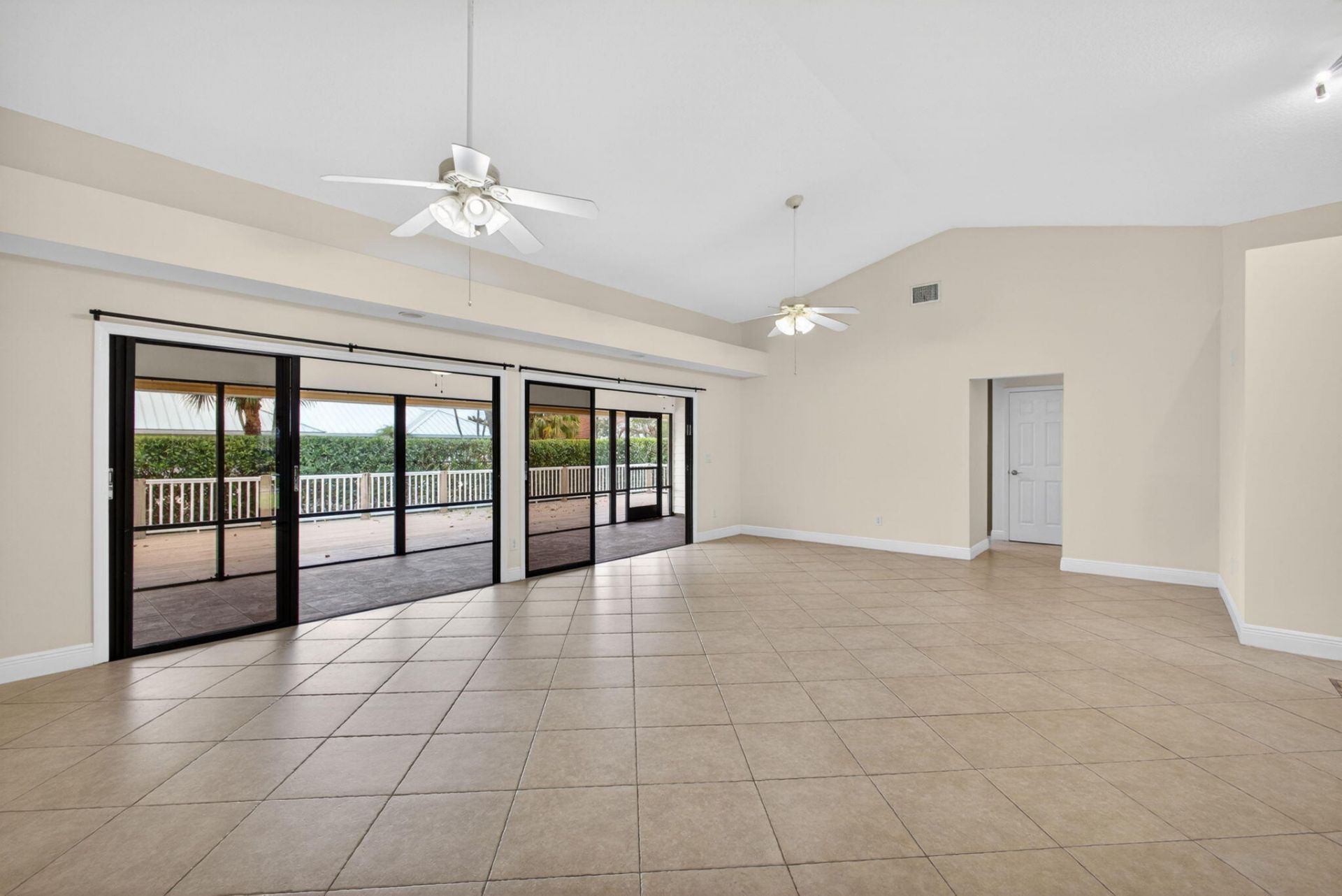 10420 SE Jupiter Narrows Drive, Hobe Sound, FL 33455 Photo