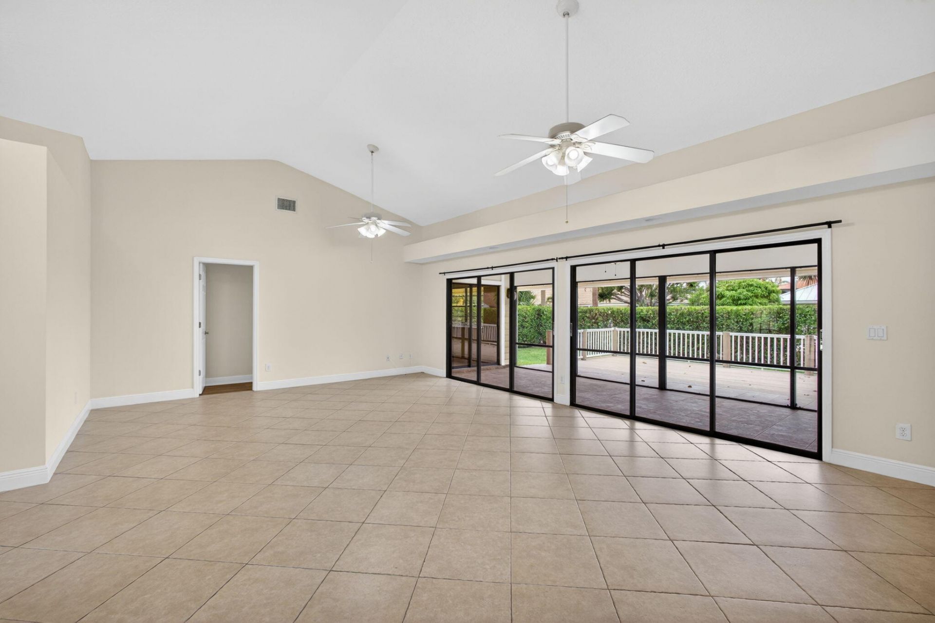 10420 SE Jupiter Narrows Drive, Hobe Sound, FL 33455 Photo