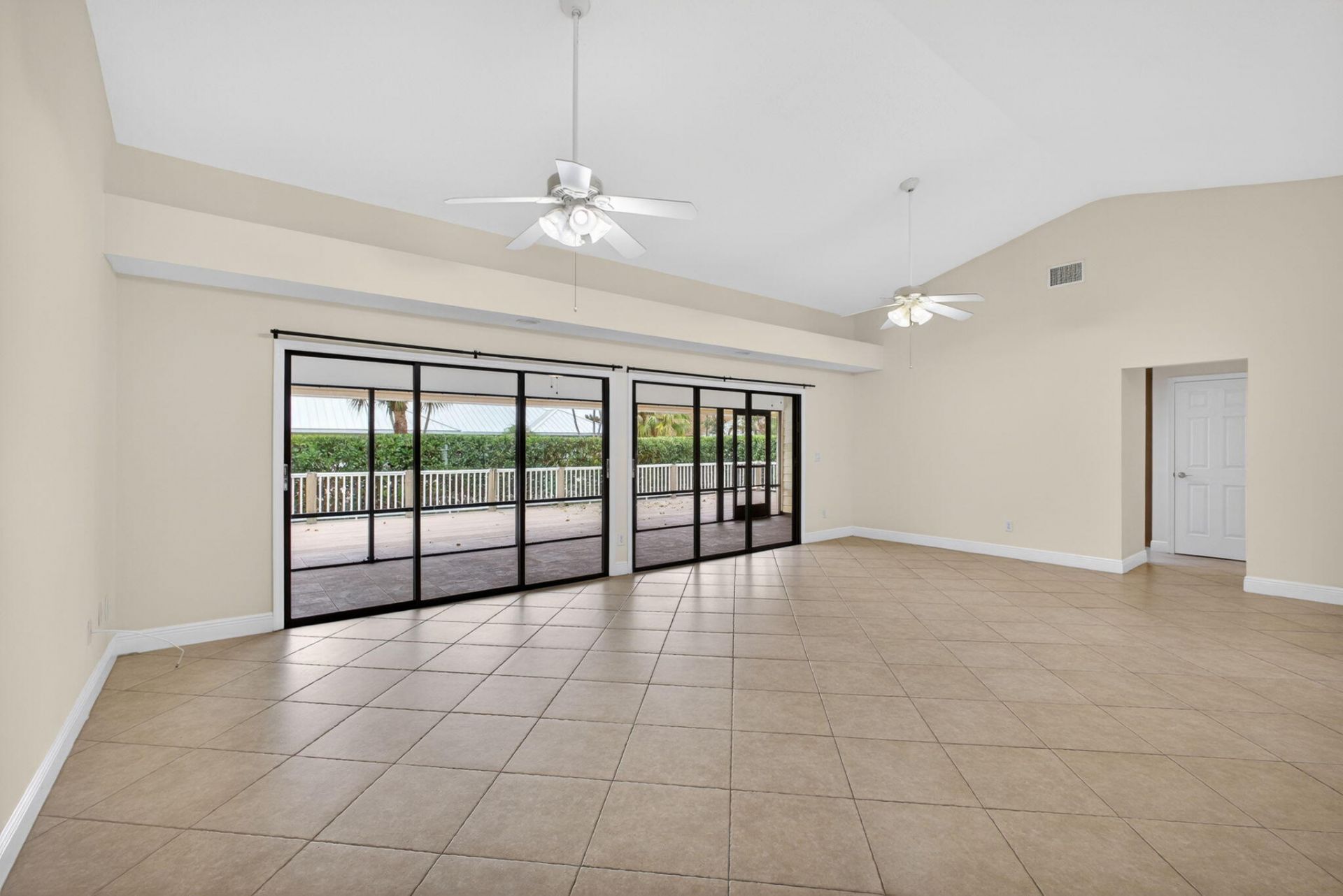 10420 SE Jupiter Narrows Drive, Hobe Sound, FL 33455 Photo