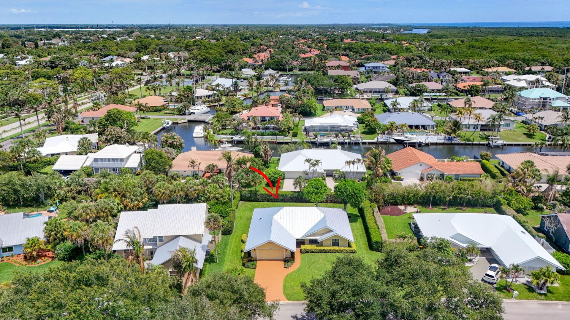 10420 SE Jupiter Narrows Drive, Hobe Sound, FL 33455 Photo