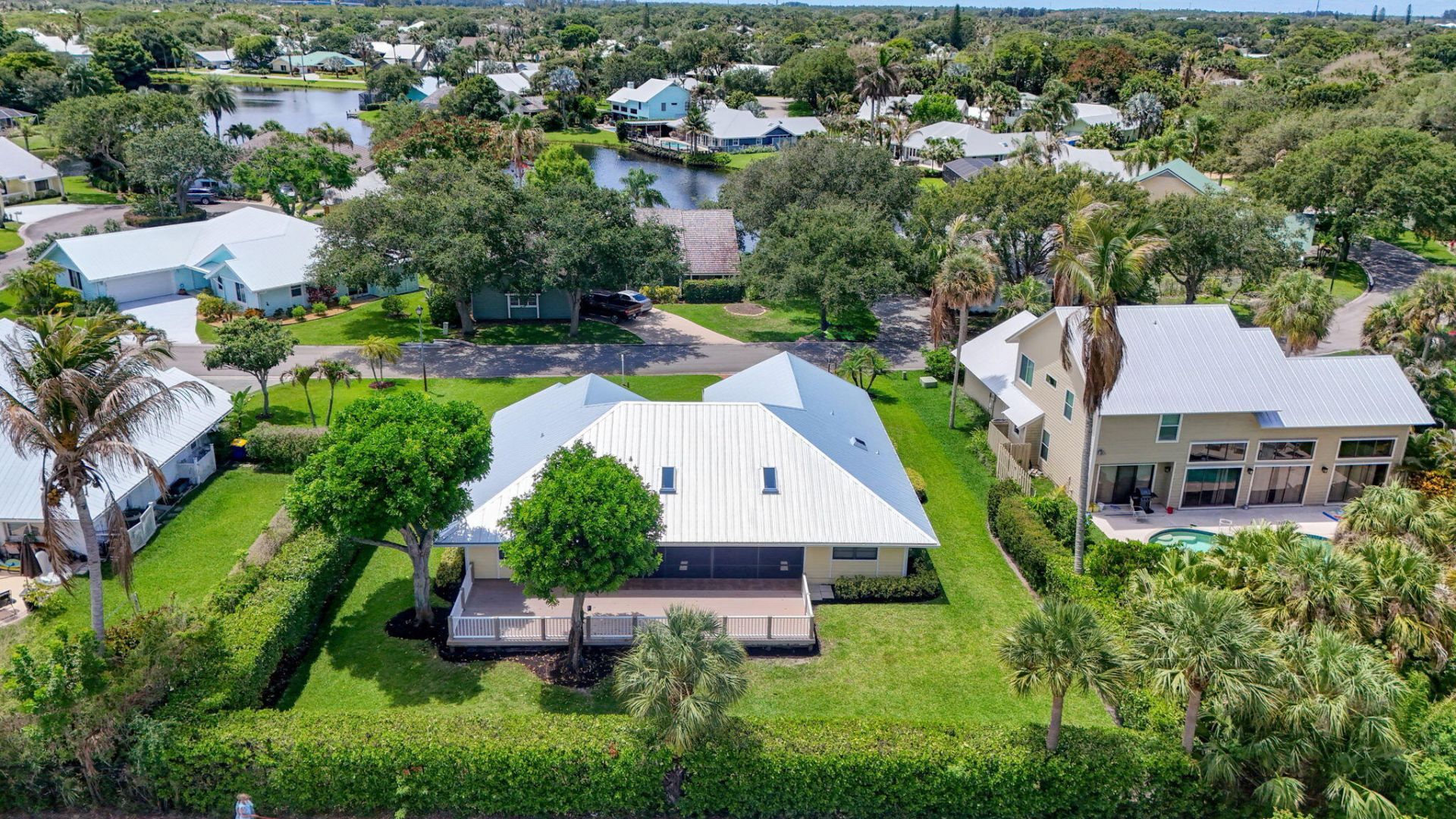 10420 SE Jupiter Narrows Drive, Hobe Sound, FL 33455 Photo